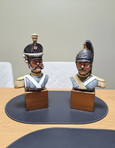 Paire bustes militaires - paire,