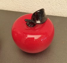 BELLE POMME EN VERRE SOUFFLE SIGNEE PASCAL GUERNIC MAITRE VERRIER MONPAZIER