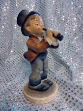 Goebel Hummel figurine #85. "Serenade" TMK 1 * Crown Stamped (Chip Inside Base)