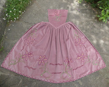 Breton Apron Embroidered on Pink Velvet Pink Patterns Polychrome Morbihan Good Condition