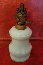 Jolie lampe à pétrole en