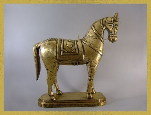 Grand cheval bois dore garni - grand,