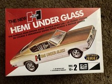 MPC #38418 1/25 Plymouth Barracuda Hemi Under Glass Open Model Kit