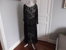 Vêtement ancien robe - :, en