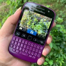 BlackBerry 9720 Unlocked Cellphone 3G WIFI 5MP Camera FM Radio GPS Black/Pink