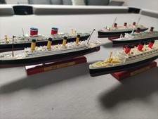 Lot de 5 paquebots
