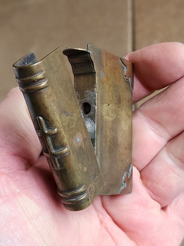 Militaria briquet laiton poilu - briquet,