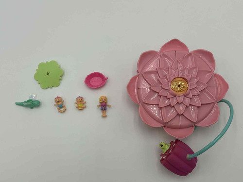 Polly pocket fountain - polly,