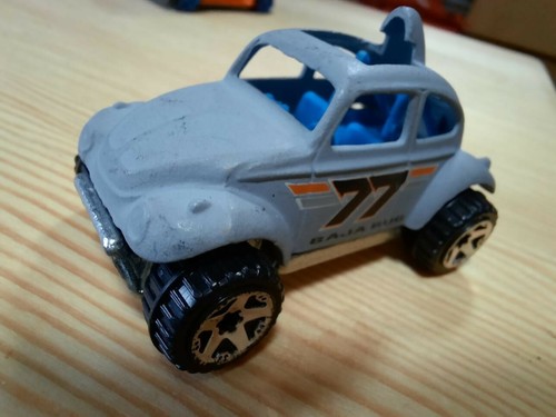 Hot wheels beetle baja raid - beetle,