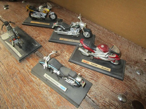 Lot motos miniatures - de,