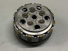 UN EMBRAYAGE CLOCHE NOIX