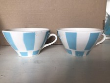 2 grandes tasses à chocolat