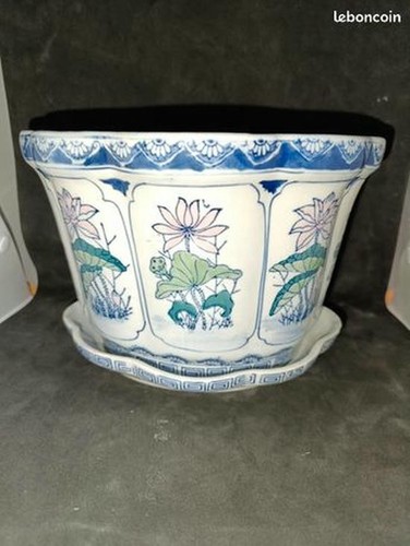 Grand pot avec - , soucoupe