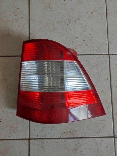 Feu rouge arriere mercedes - rouge,