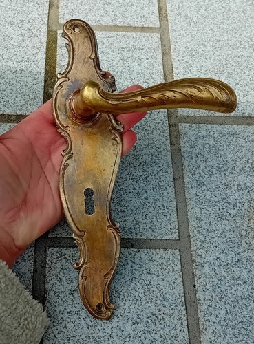 Antique door handle cleaning - door, +