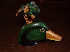 Tête de canard en bois avec