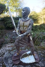 15110  C FIGURINE  STATUETTE