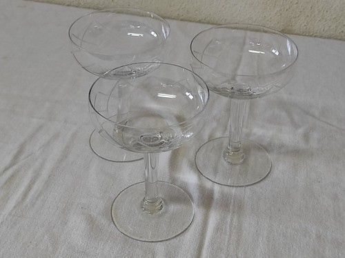 Lot anciens verres à - de,