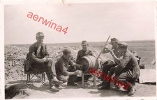 Soldats allemands avec tonneau