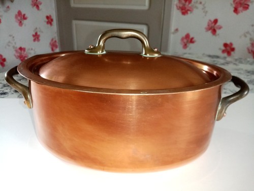 Casserole avec couvercle ovale