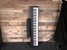 Yamaha P225 Digital Piano w/ Case & Foot Pedal "Excellent Condition"