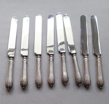 Belle Série de 8 Couteaux