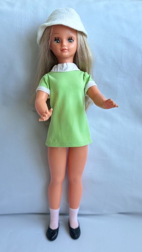 Poupée betsie tenue - betsie,