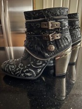 Authentic New Rock Boots size 8 EU38