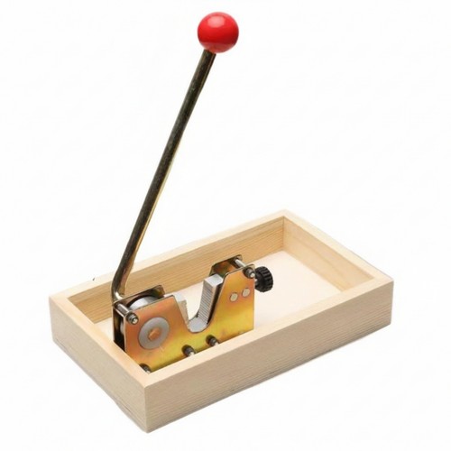 Casse noix vis - casse-noix,