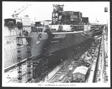 1978 - AIRPLANE CARRIER . LE RESOLUTE CONSTRUCTION AIRCRAFT CARRIER IN BREST. 4C286