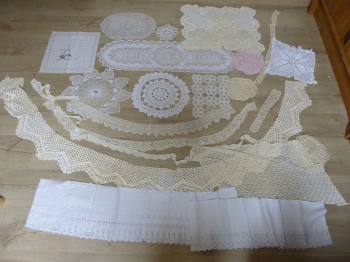 Lot napperons anciens - lot,