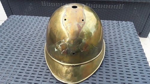 Coque casque laiton - de, en