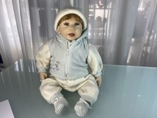 Poupée d&#039;artiste poupée de