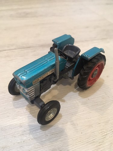 Ancien tracteur ebro - ancien,