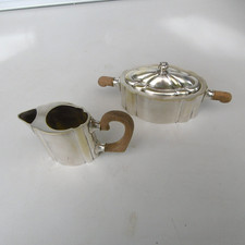 pot a lait et sucrier en metal argente