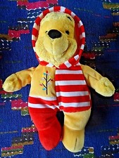 CB/ DOUDOU PELUCHE DISNEY WINNIE SALOPETTE ROUGE BLANC RAYE FEUILLE ETAT NEUF