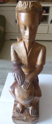 Statue bois joueur de - de, tam