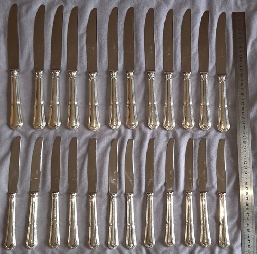 Coffret 24 couteaux - +,