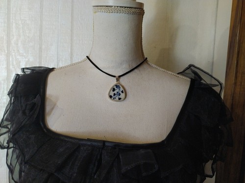Collier pendentif goutte