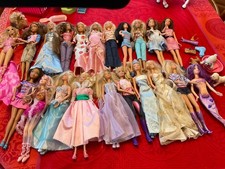 lot de 21 poupées BARBIES et