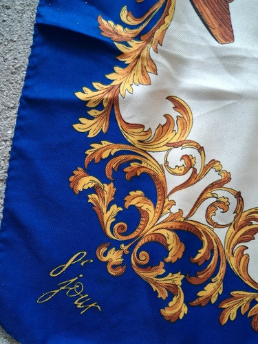 Foulard vintage 8ème - vintage,