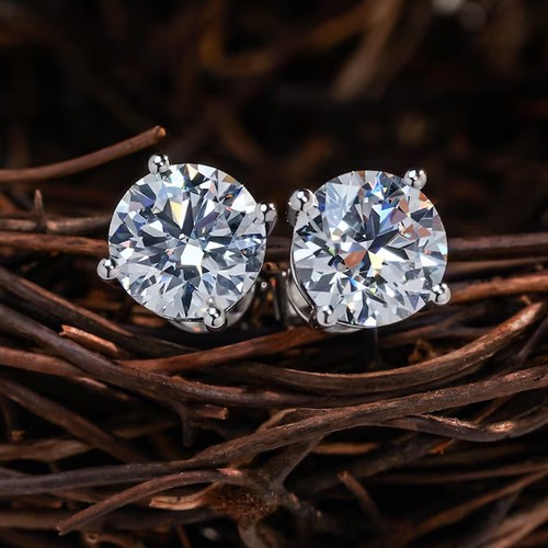 Clous solitaire diamant blanc
