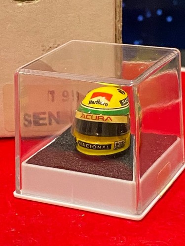 Ayrton senna miniature - senna, helmet