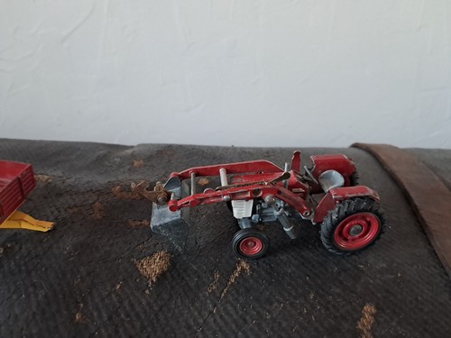 Corgi toys 69 massey - ,