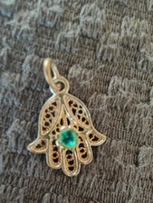 Pendentif  main de Fatma orné