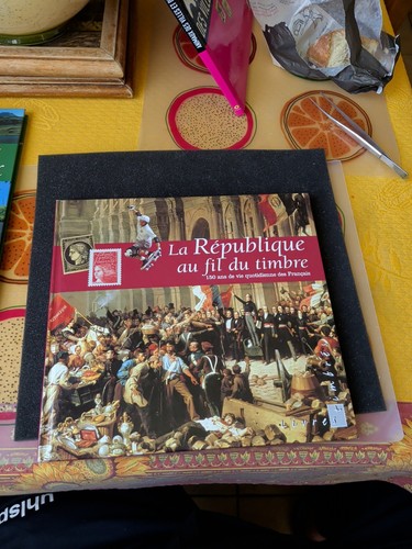 Livre poste la - livre, poste.