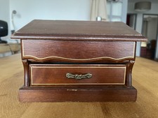 Boîte à bijoux musicale /