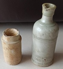 2 très anciennes bouteilles