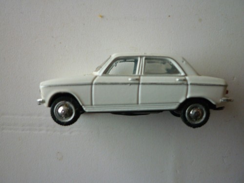 Peugeot 204 années 60 - 1,