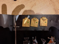 lot de 3 Pin's Roland Garros Polo Lacoste Doré. Arthus Bertrand